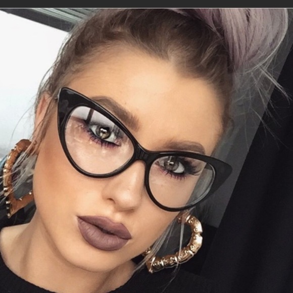 ❄️Last One! 2 Pairs of Fashion Glasses❄️ - Picture 7 of 8